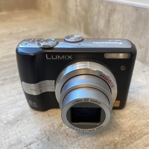 Panasonic Lumix DMC-LZ7 Digital Camera - Excellent Condition - Picture 2 of 8